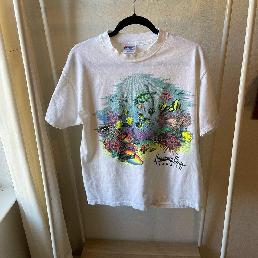 Vintage Hanauma bay shirt from the late 90’s early 2000’s.